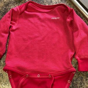 Baby girl patagonia with snaps/ 6 months